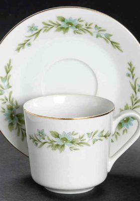 Creative Manor Garlands of Glory Cup and Saucer